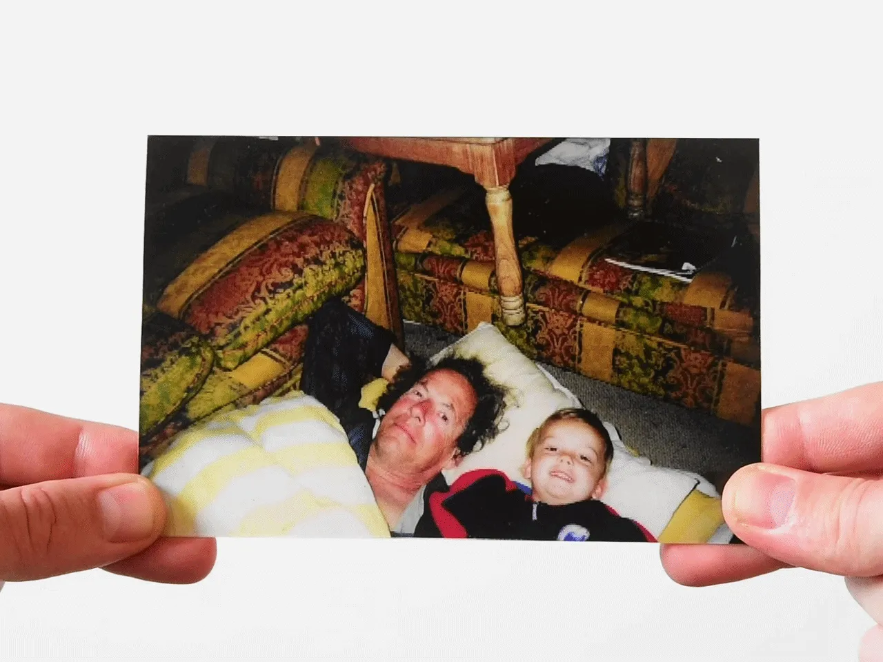 Photographer Uses AI And Photoshop To Reconstruct Family Photos Without His Father (20 Pics)