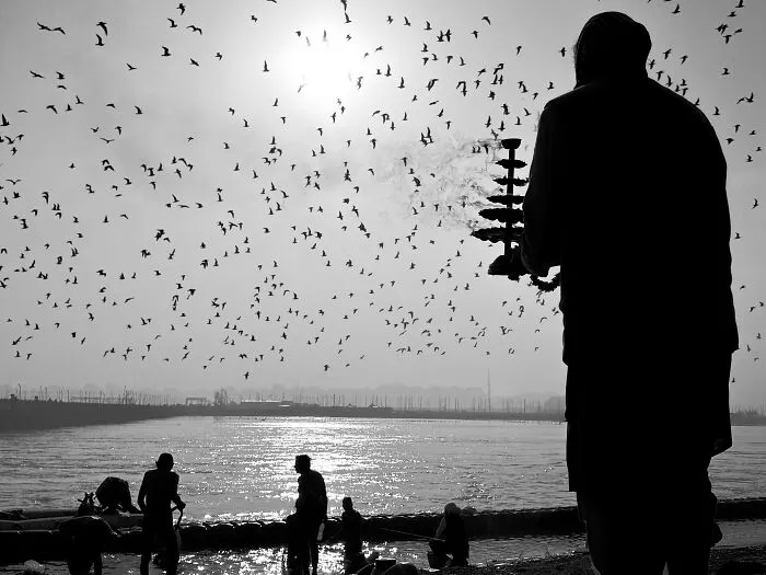 Unfiltered Moments Of Life Captured At Just The Right Moment By This Street Photographer  (66 Pics)