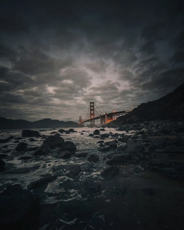 This Photographer Finds Perfect Symmetry In The Most Unexpected Places (48Pics)