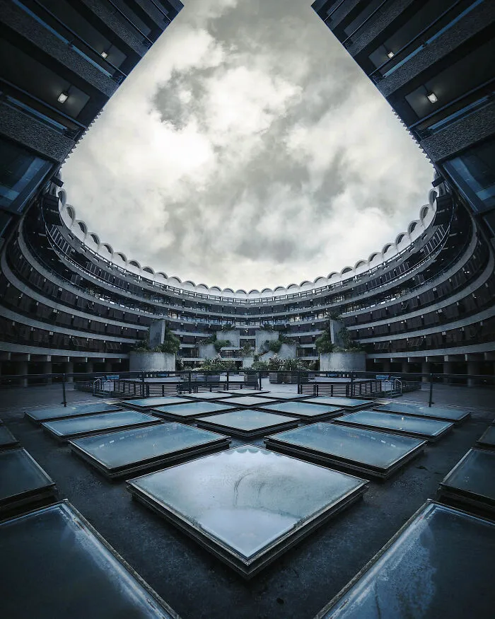 This Photographer Finds Perfect Symmetry In The Most Unexpected Places (48Pics)