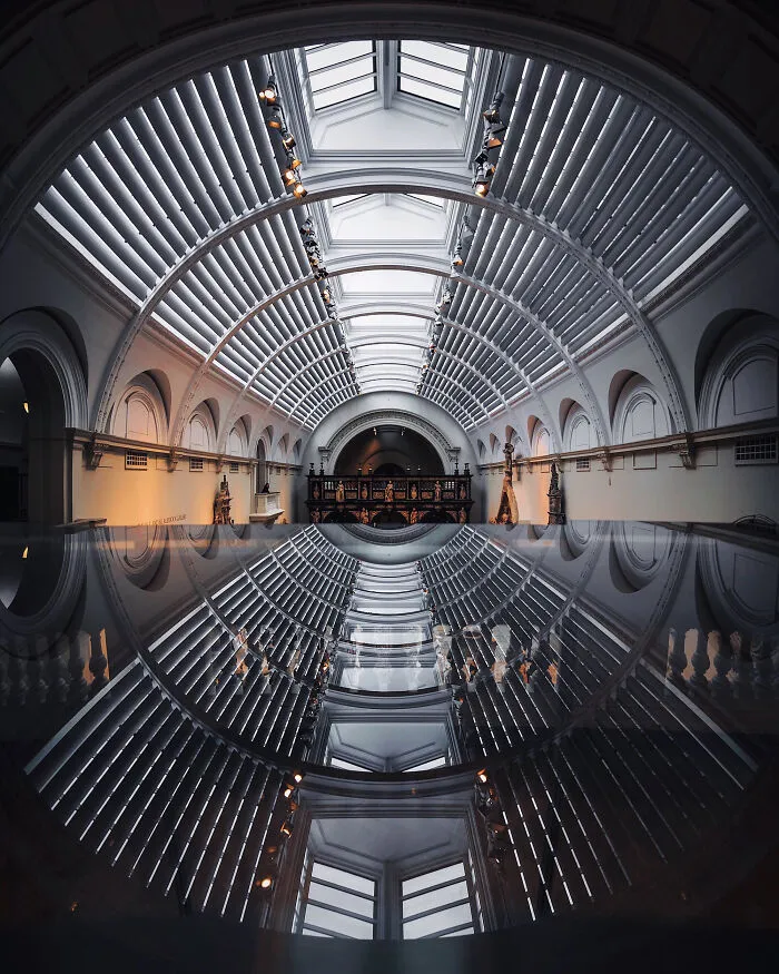 This Photographer Finds Perfect Symmetry In The Most Unexpected Places (48Pics)