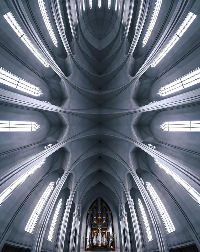 This Photographer Finds Perfect Symmetry In The Most Unexpected Places (48Pics)
