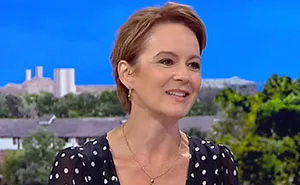 "Game Of Thrones” Star Is No Longer With Us, But Her Daughter Admits Eating Mom’s Ashes On Stage