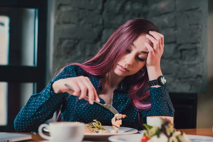 74 First-Date Behaviors So Bizarre Women Didn’t Know How To React
