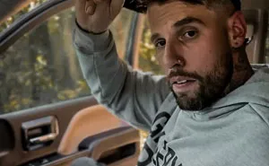 Former Alcoholic Shares 3 Red Flags That Show Drinking Has Gone Beyond Socializing