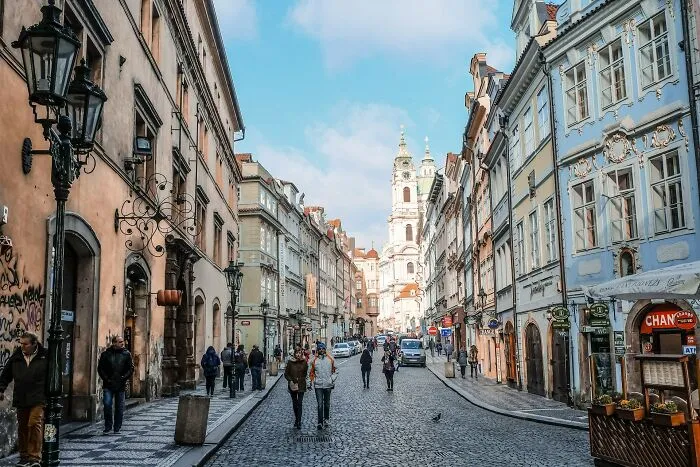 80 People Who Move To Europe From The US Share The Culture Shocks They Never Saw Coming
