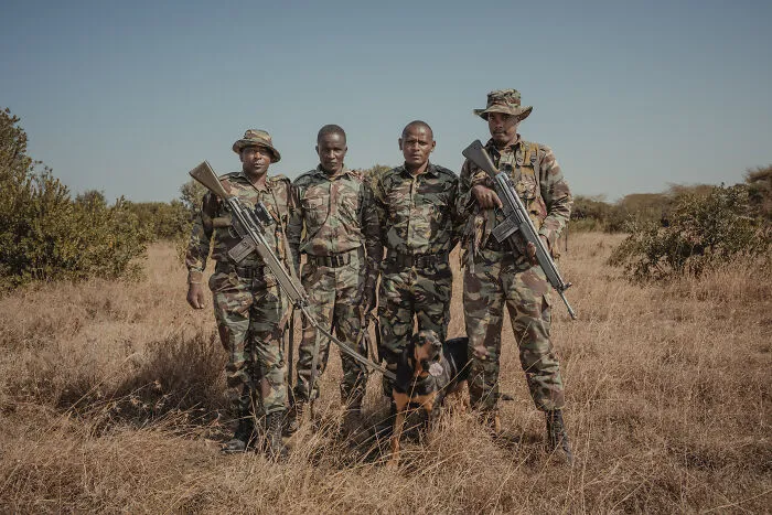 18 Powerful Photos By Mital Patel Showcasing The Last 2 Northern White Rhinos And Their Dedicated Caretakers