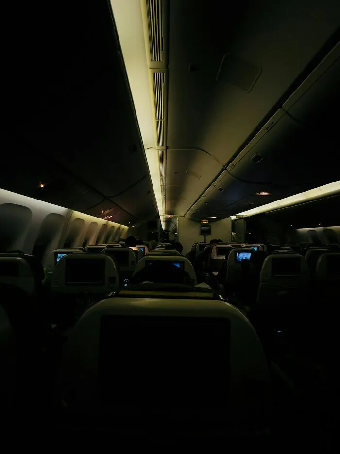 39 Unhinged Things Cabin Crew Had To Actually Deal With