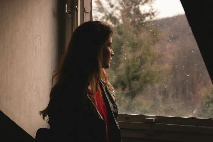 83 Seemingly Ordinary Behaviors That Psychologists Say Are Not Normal At All
