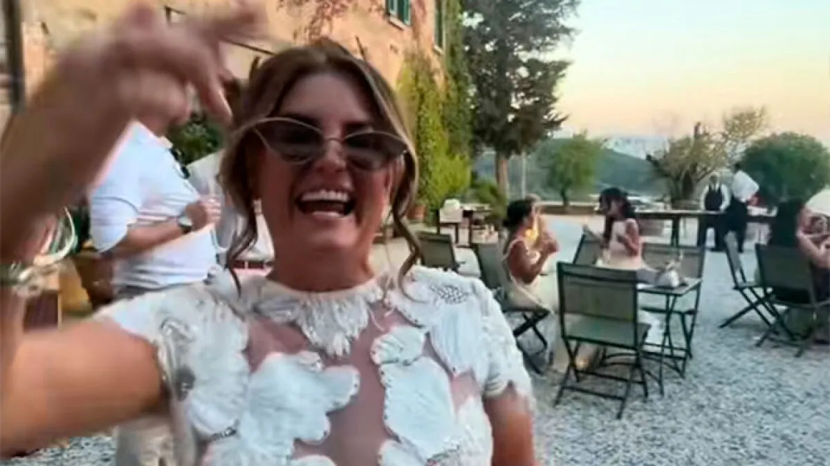 Bride Dumped A Week Before Pricey Destination Wedding Decides To Go Ahead Without The Groom