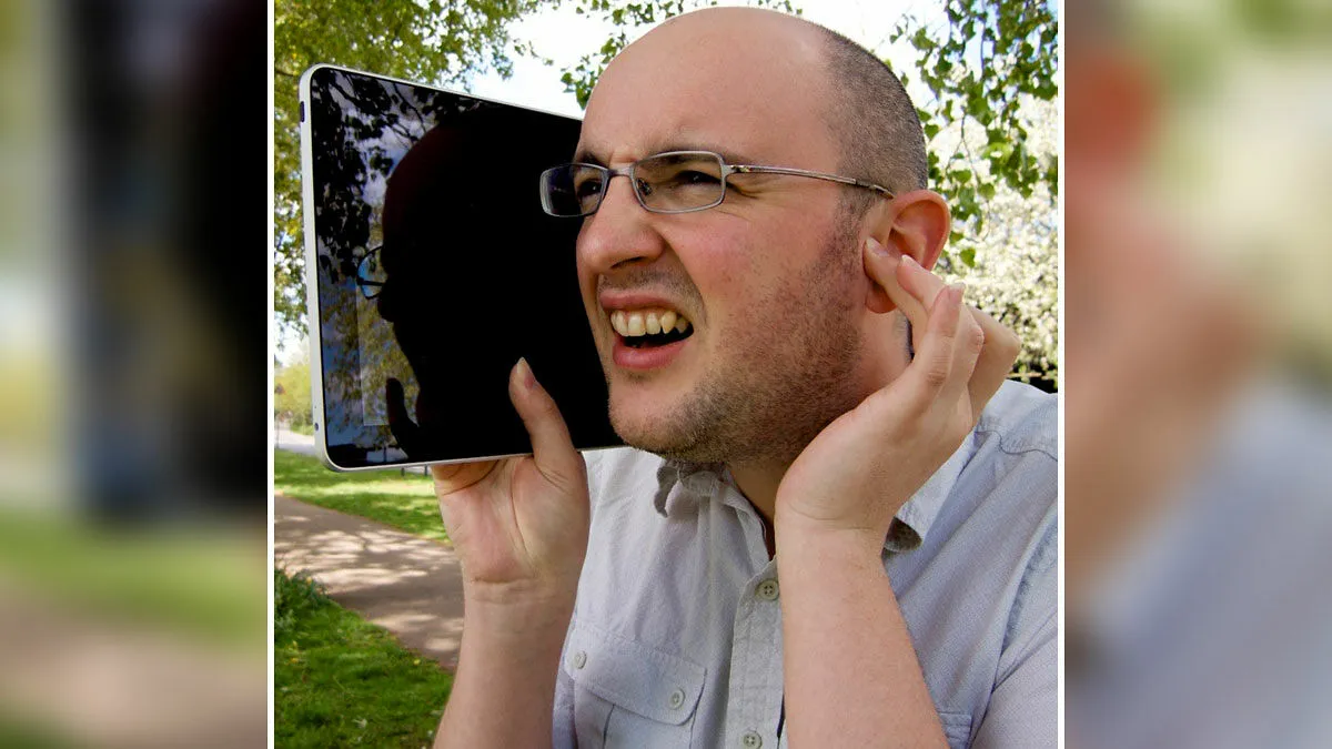 Apple Turns Into A Mockery After Launching Foldable iPhone, The Most Savage Yet Hilarious Reactions Are Here