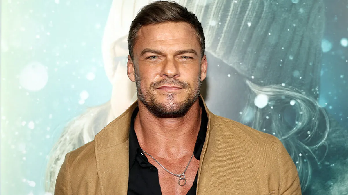 Fans Believe Alan Ritchson May Have Come Out As Gay Following End Of 20-Year Marriage