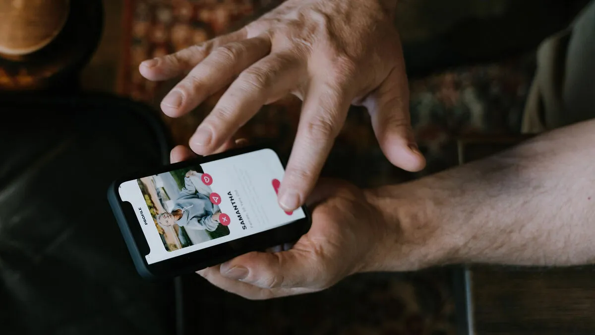 "We're Cooked": Man Shares Results Of His "Becky Experiment" After Testing Four Different Dating Profiles