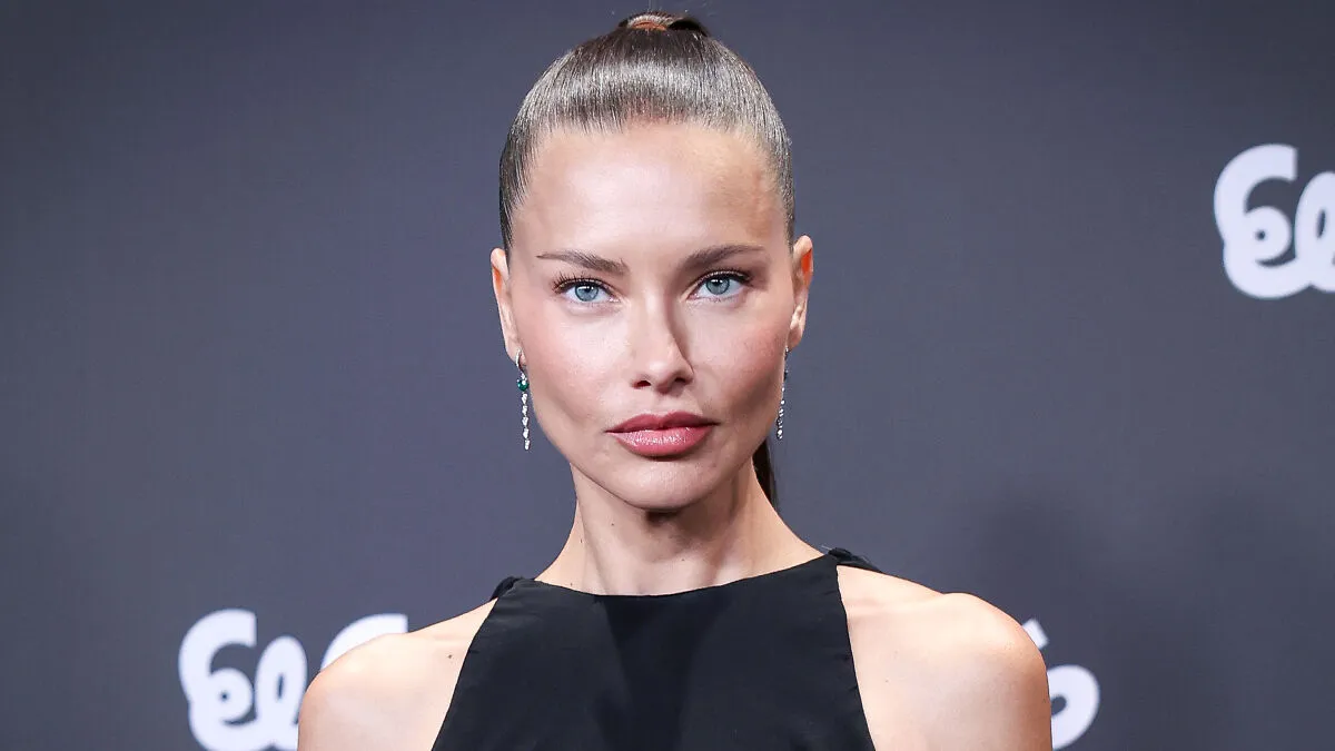 Supermodel's Viral Transformation Credited To "Year-Long Training Camp," But Fans Aren't Buying It