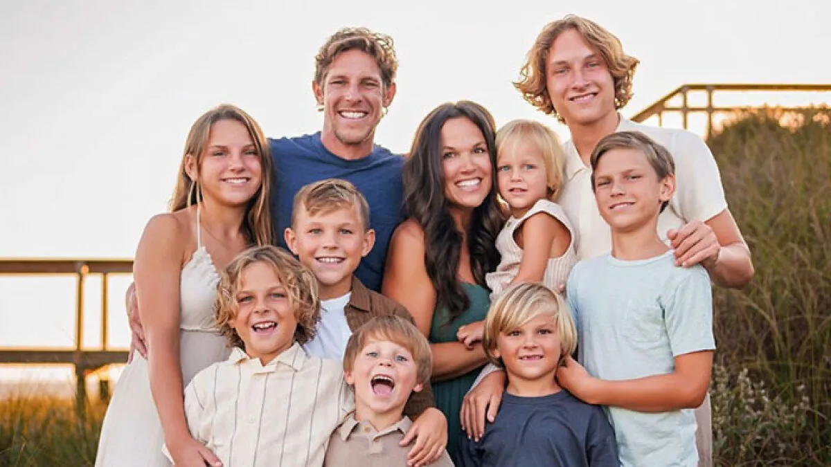 'American Family Road Trip' Parents Face Renewed Scrutiny After A Disturbing Video Of Dad And Son Emerges: "So Tragic"