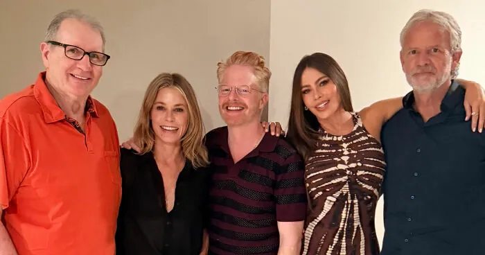 "Who TF?": 'Modern Family' Reunion Pic Baffles Fans As They Don't Recognize Major Figure While Other Stars Are Absent