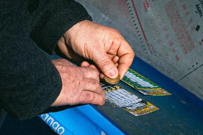 74 Ridiculous Ways People Accidentally Stumbled Into A Fortune