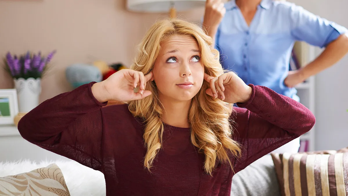 17YO Daughter Pulls Cruel Prank To Break Up Dad And His Girlfriend, He Finally Snaps