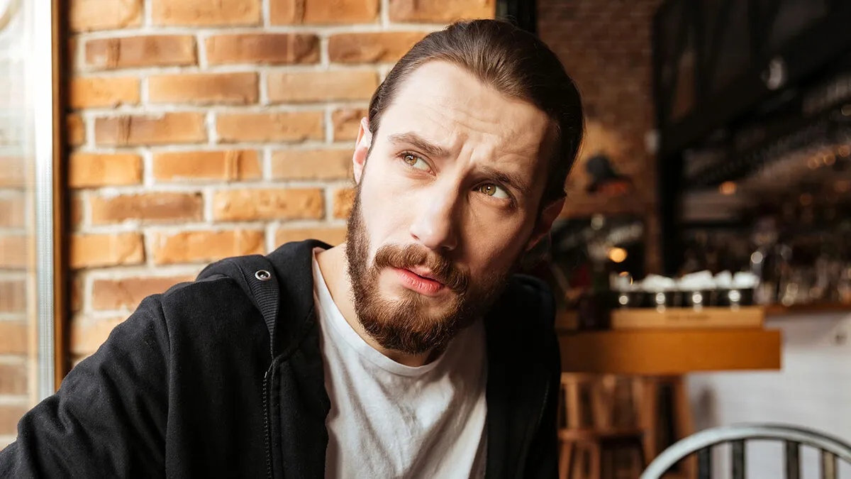 Woman’s Constant Awkward Comments Worry Her Boyfriend Until He Finally Understands What’s Happening