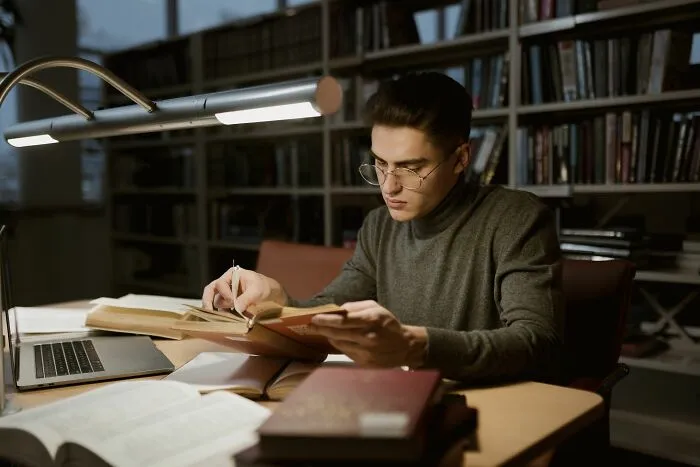 “I Can See Your Farts”: 60 Secrets From People’s Professions That Would Shock An Outsider