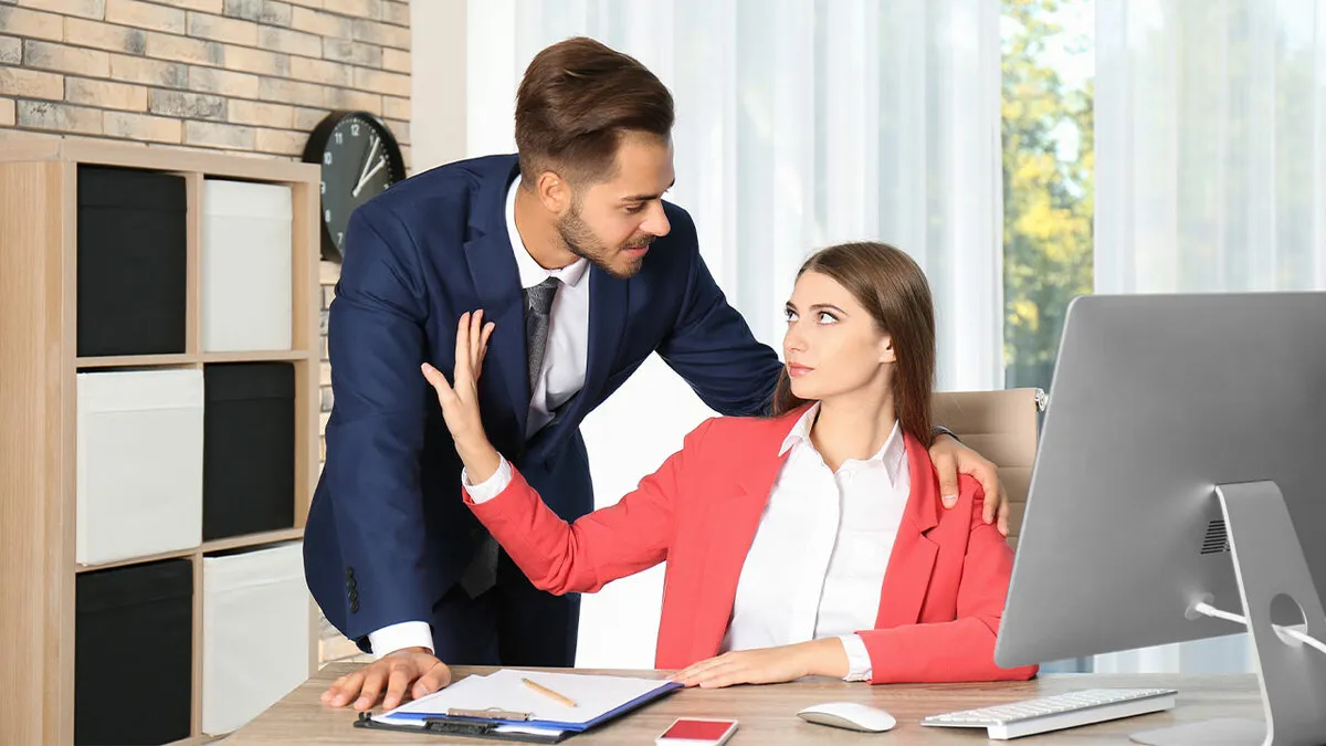 Creepy Coworker Won’t Take A Hint, Takes It Way Too Far In The Office Kitchen