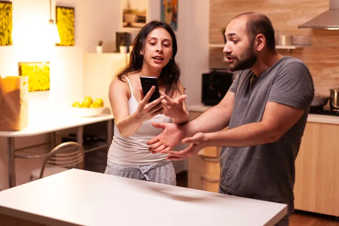 48 People Share The Heartbreaking Moments They Knew Their Marriage Was Really Over