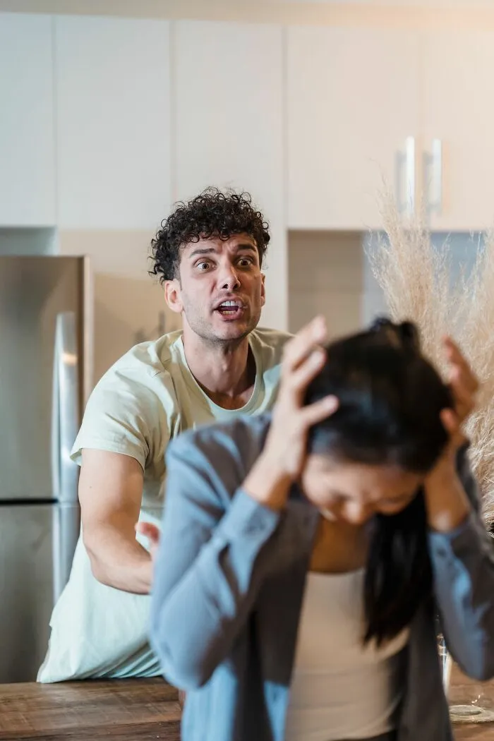 48 People Share The Heartbreaking Moments They Knew Their Marriage Was Really Over