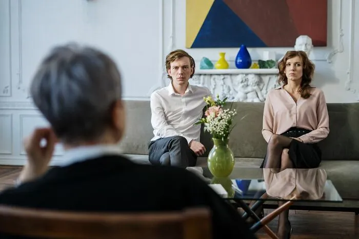 48 People Share The Heartbreaking Moments They Knew Their Marriage Was Really Over