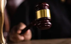 Greedy Father Sues Estranged Daughter Out Of Nowhere, Her Lawyer Laughs And Expects A Fun Time