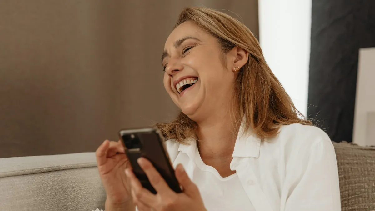"No, I'm Texting From My Microwave": 70 Screenshots Of People Choosing Violence While Texting