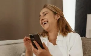"No, I'm Texting From My Microwave": 70 Screenshots Of People Choosing Violence While Texting