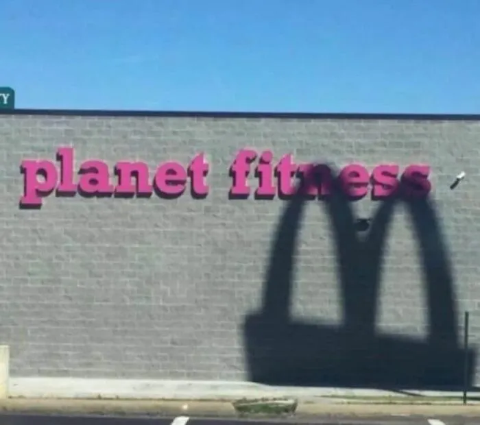 89 Photos That Make You Desperately Want To Know What Happened Five Minutes Earlier