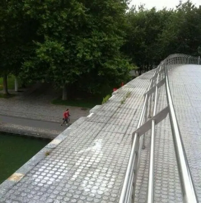 Nope, I'll Find Another Route. Do People Seriously Bike Along Here ?