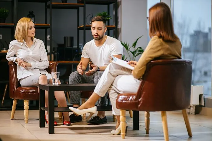 65 Therapists Explain Exactly How They Found Out They Had A Sociopath In Front Of Them