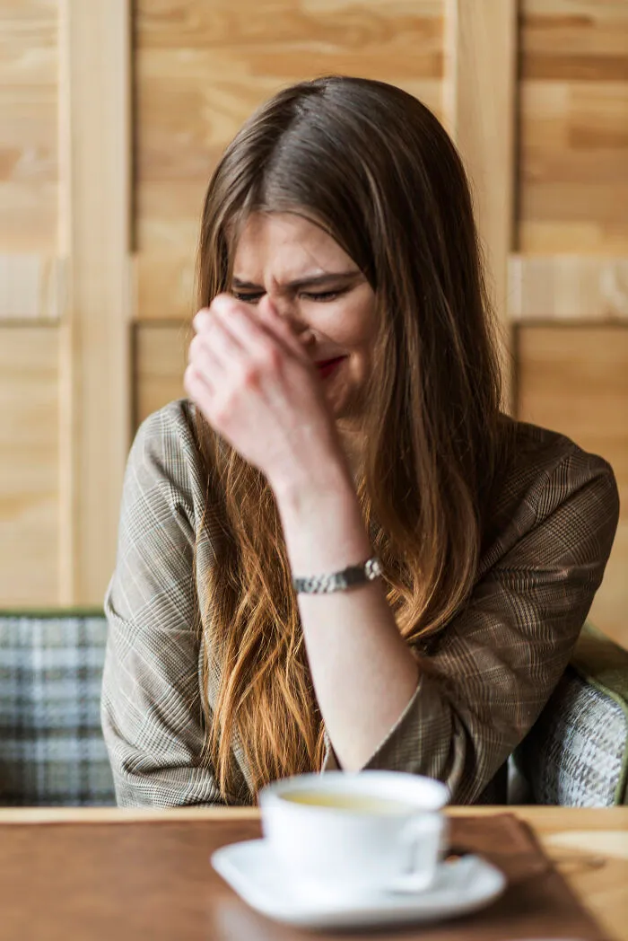 32 Ordinary Days That Took A Sharp Turn Thanks To One Nearby Conversation