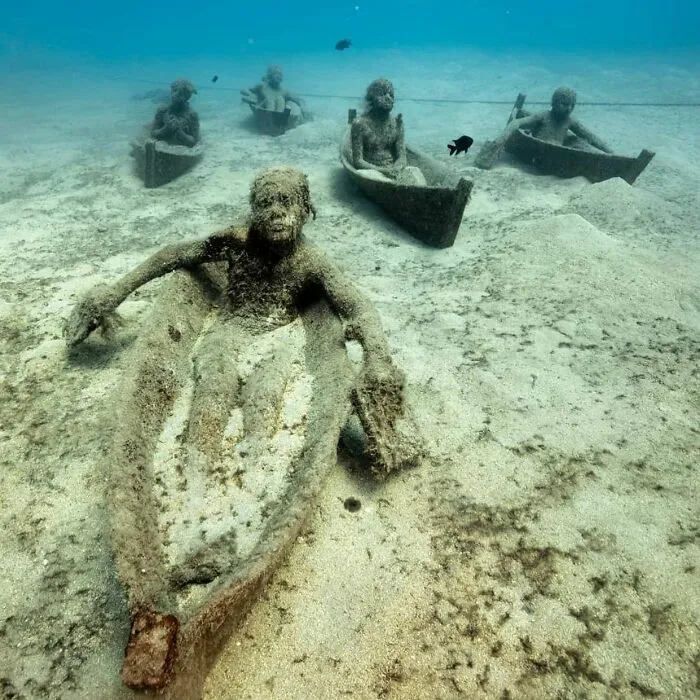For 20 Years, This Artist Has Been Placing Stunning Sculptures Beneath The Ocean That Support Marine Life (20 New Pics)