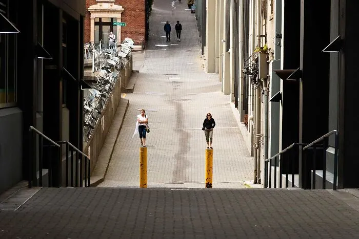 This Photographer Spots Visual Coincidences Most People Would Walk Right Past (61 Pics)