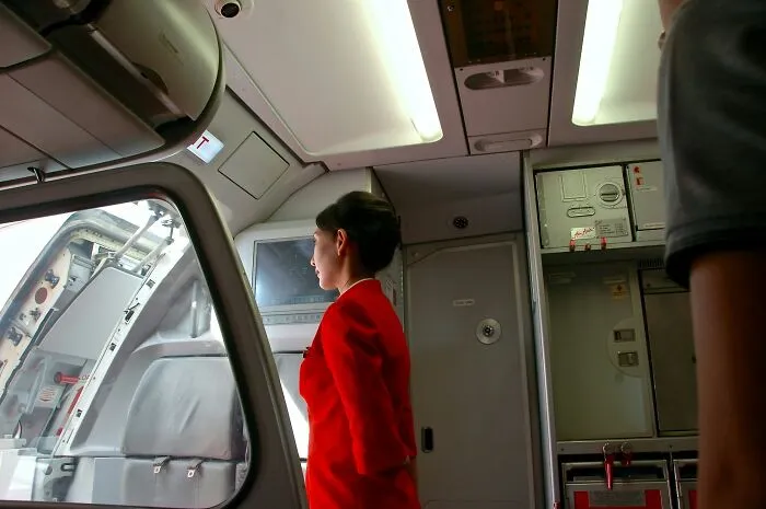 38 Insane Passenger Interactions These Flight Attendants Will Never Be Able To Forget