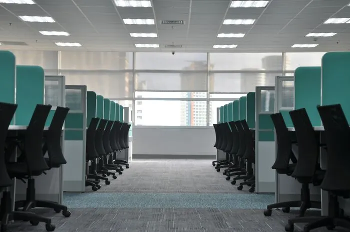 69 Workplace Rules That Exist Because Someone Did Something Truly Unhinged