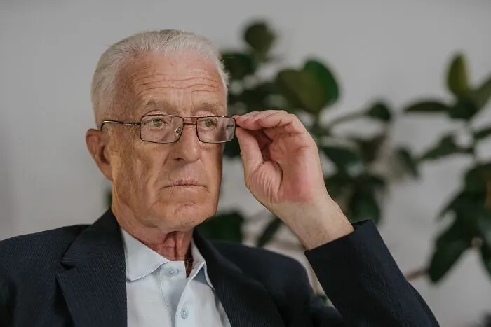 “People Who Got Divorced At 25 Plus Years Of Marriage, What Was The Final Straw?” (51 Answers)