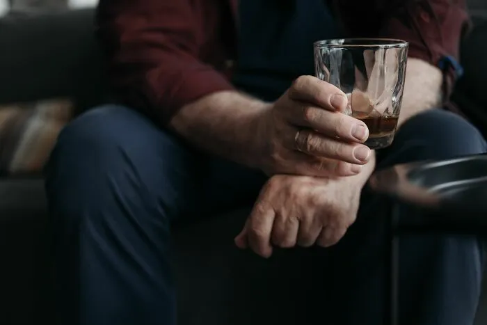 “People Who Got Divorced At 25 Plus Years Of Marriage, What Was The Final Straw?” (51 Answers)