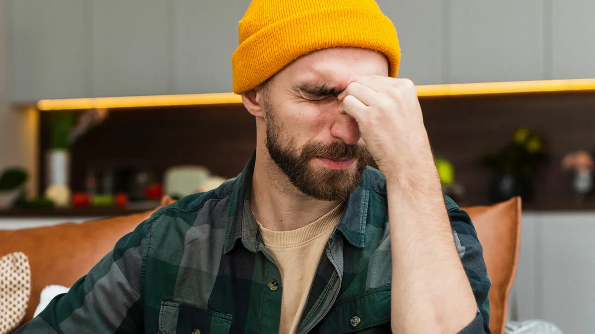 Woman Lies To Cover For Her Husband After Friends’ Cabin Trip Didn’t Go As He Expected