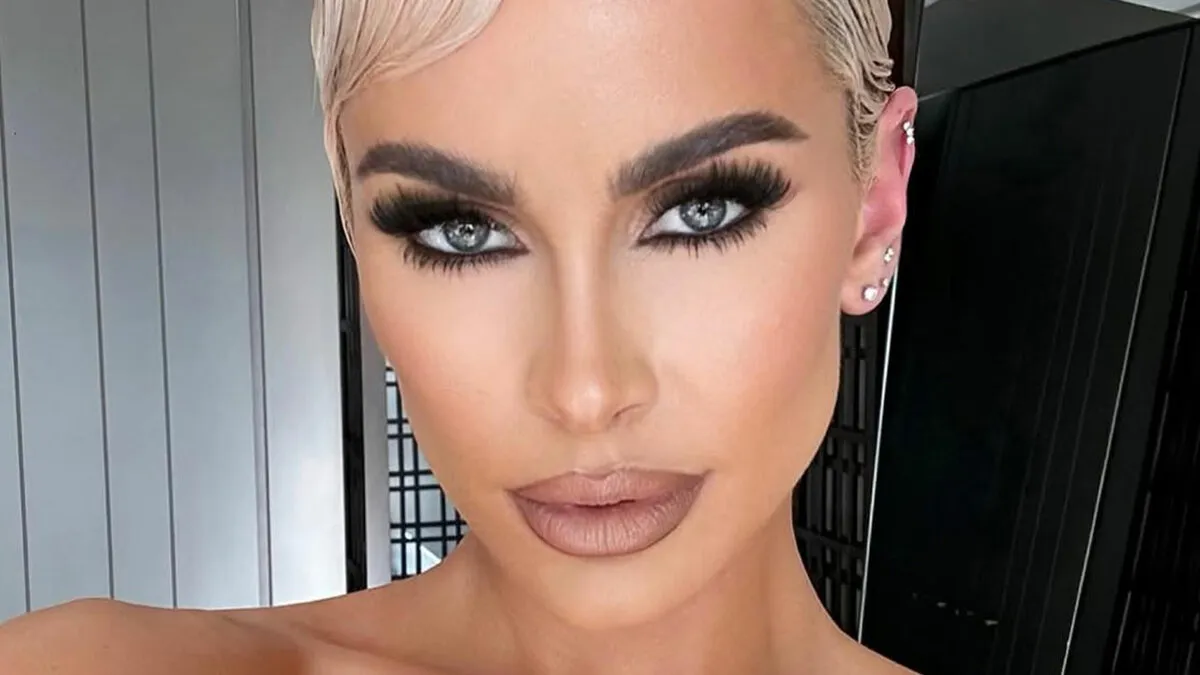 Model Drops A Controversial List Of 117 Reasons To Be Childfree, And People Are Furious