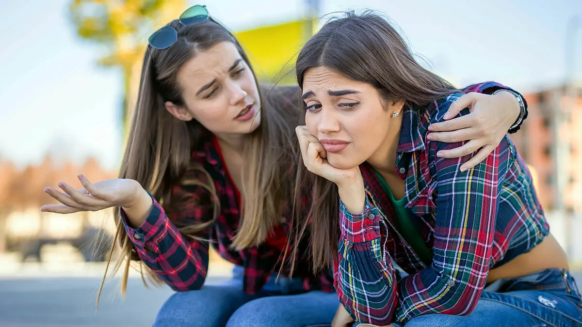 Woman Comes To The Point Of Absurdity In Her Attempts To Copy Her Bestie, Starts Freaking Her Out