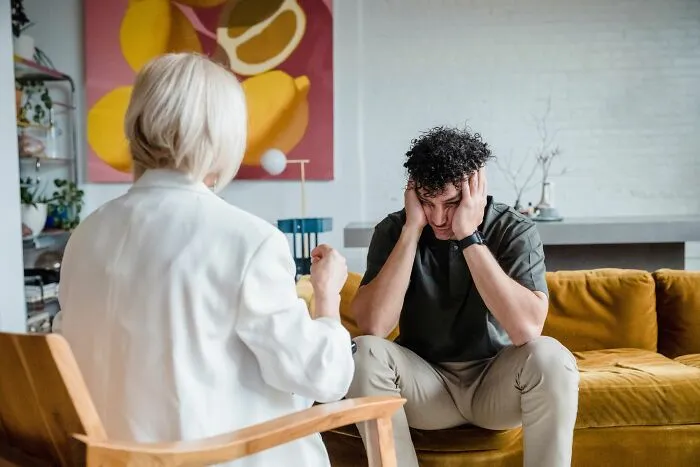 47 Times People Trusted Their Inner Voice Saying "We Need To Leave Now" As It Was Too Loud To Ignore