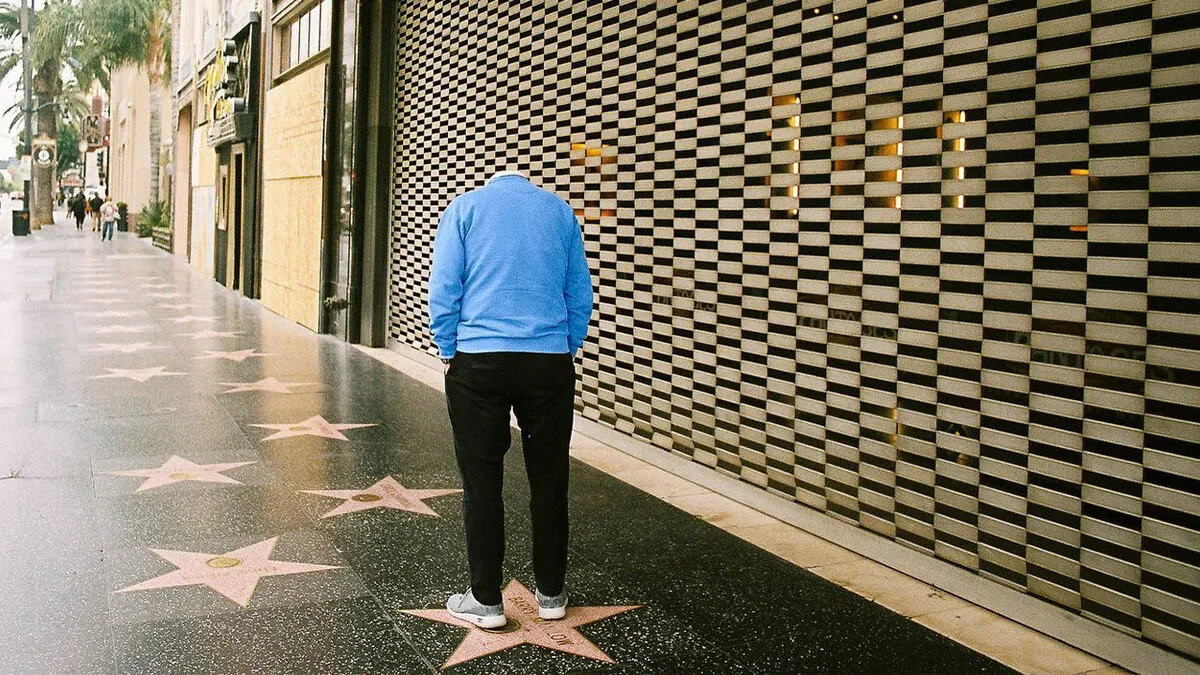 This Photographer Spots Visual Coincidences Most People Would Walk Right Past (61 Pics)