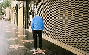 This Photographer Spots Visual Coincidences Most People Would Walk Right Past (61 Pics)