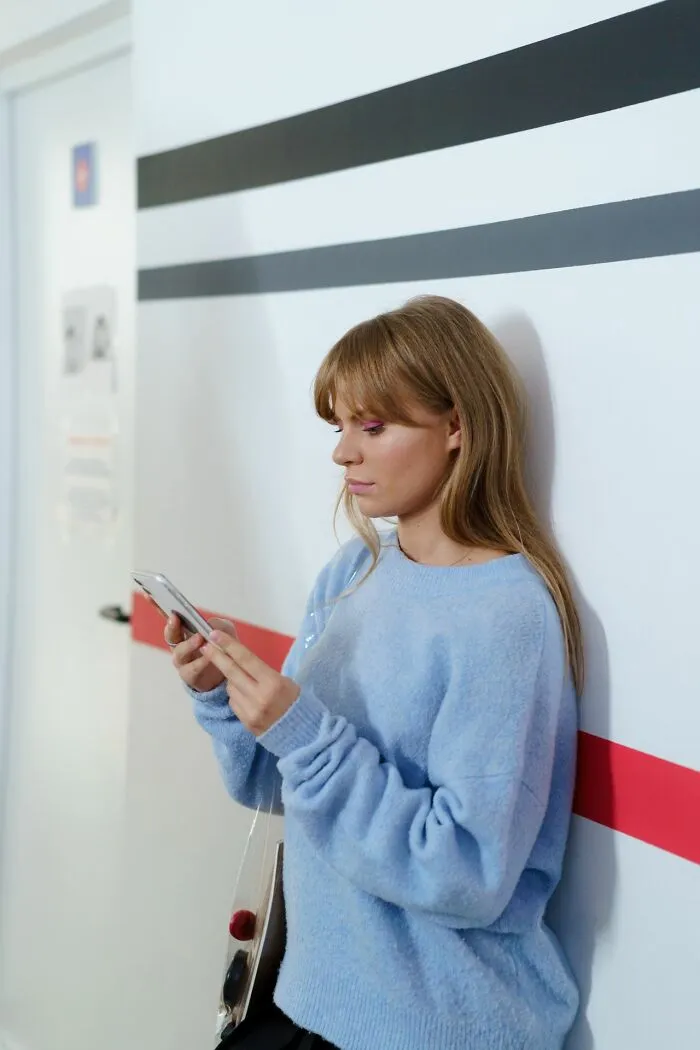 40 Safety Tips For Women Living Alone That Might Save Your Life