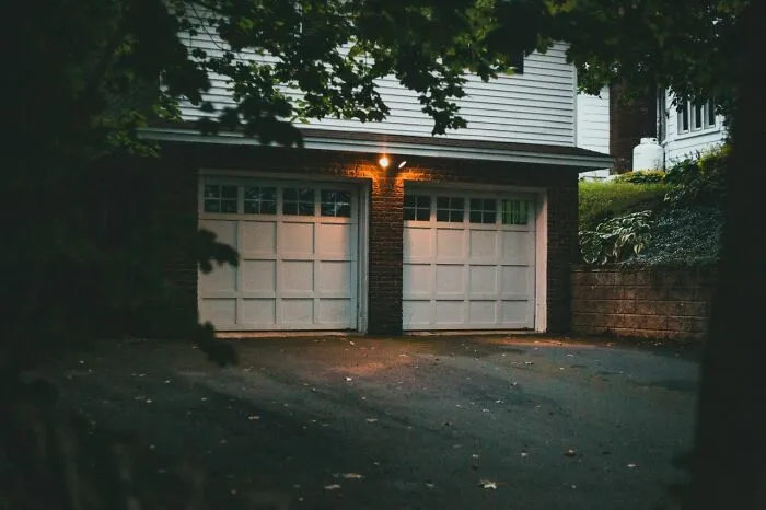 40 Safety Tips For Women Living Alone That Might Save Your Life