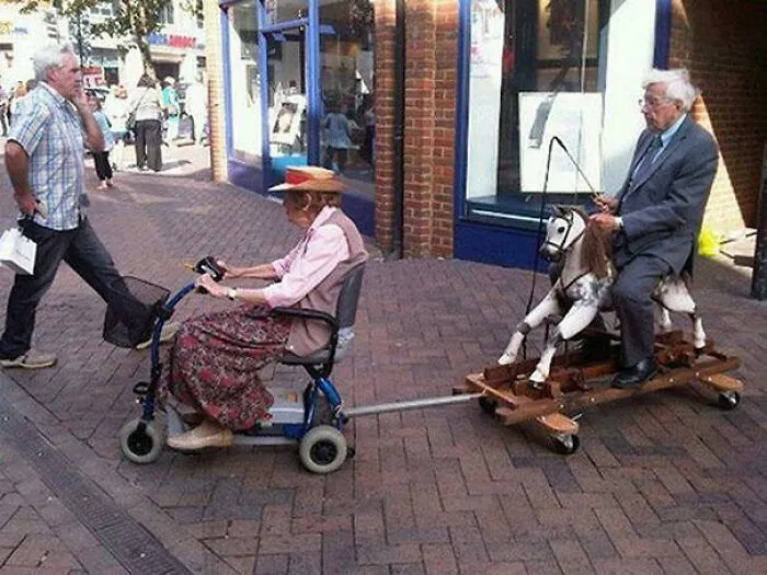 118 Pics That Make You Wonder What Happened Five Seconds Before The Photo Was Taken